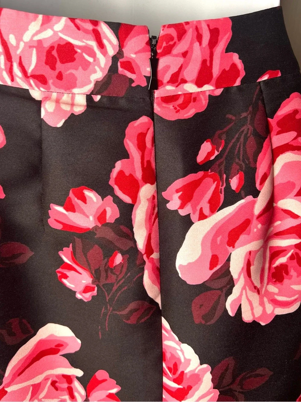 KATE SPADE Pencil Skirt Rose Floral Print Black Red Pink Knee Length Career Sz 4